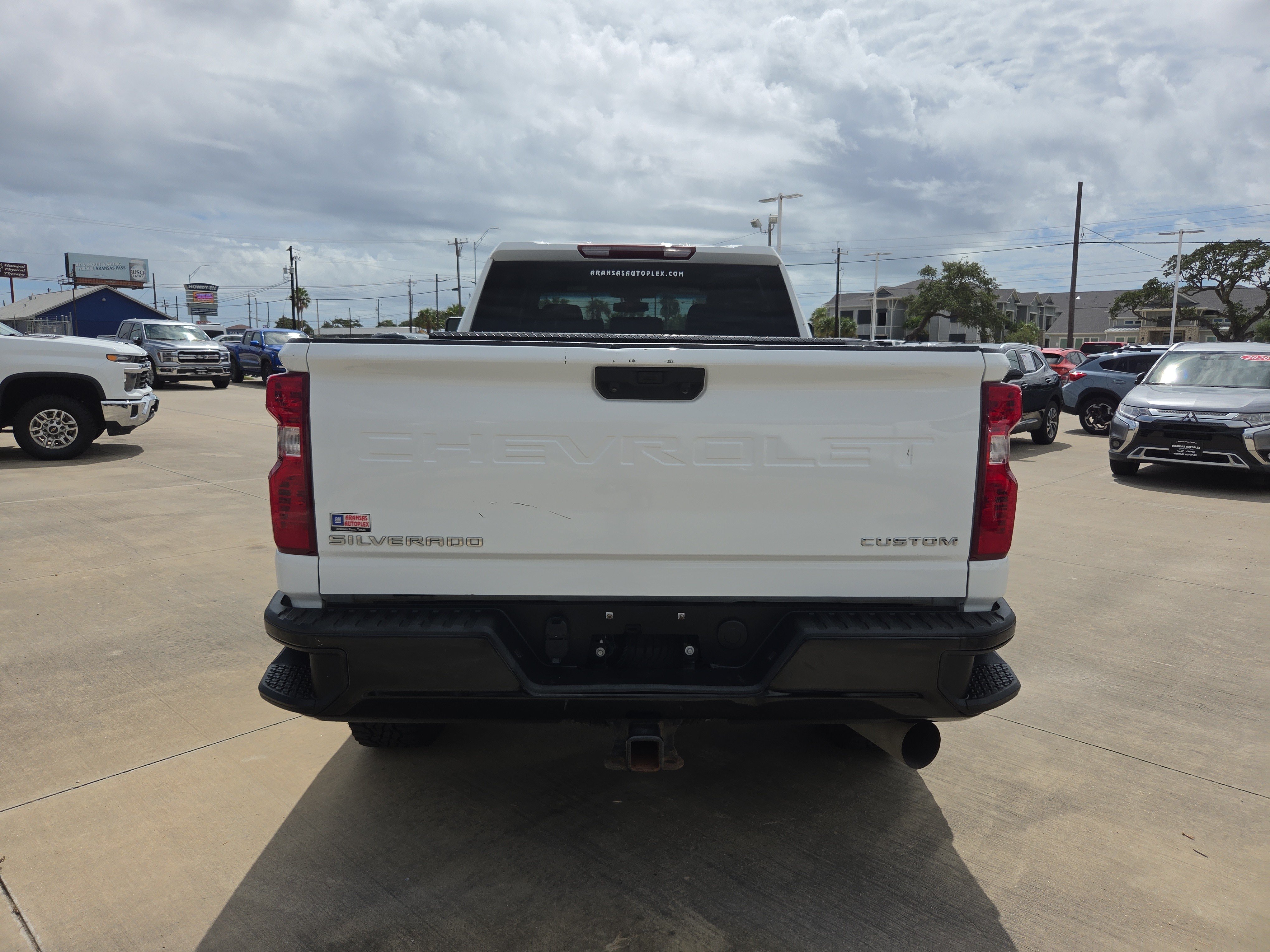 Used 2022 Chevrolet Silverado 2500 Custom w/ Custom Value Package AWD/4WD image 6