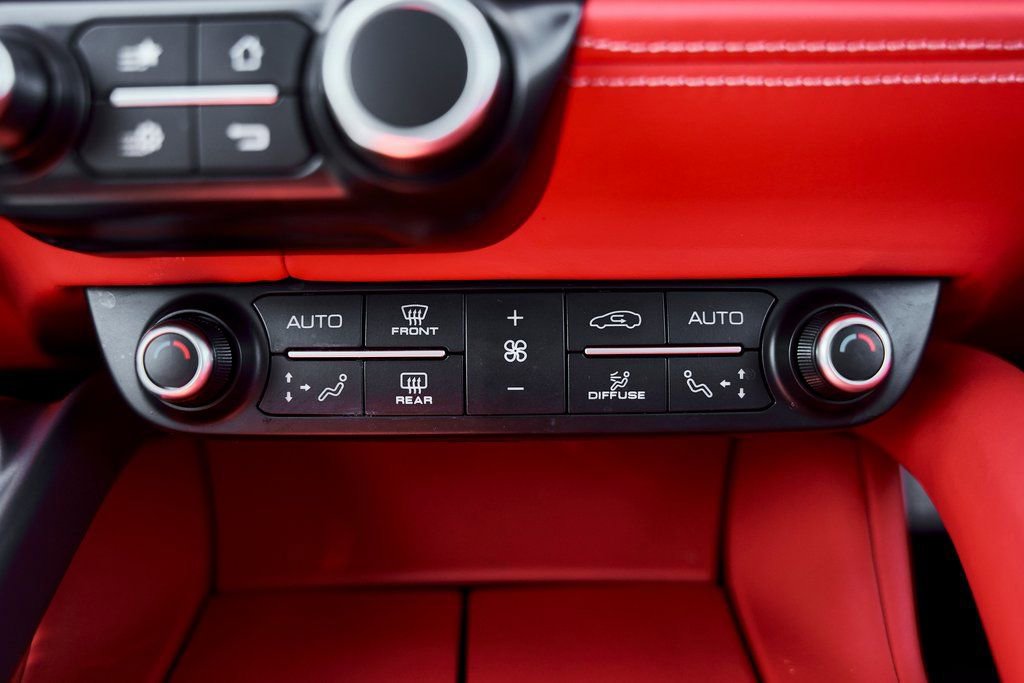 Used 2020 Ferrari GTC4Lusso AWD/4WD image 70