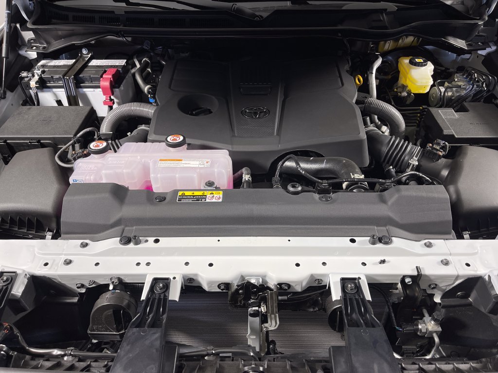 New 2026 Toyota Tundra Platinum w/ TRD Off-Road Package AWD/4WD image 9