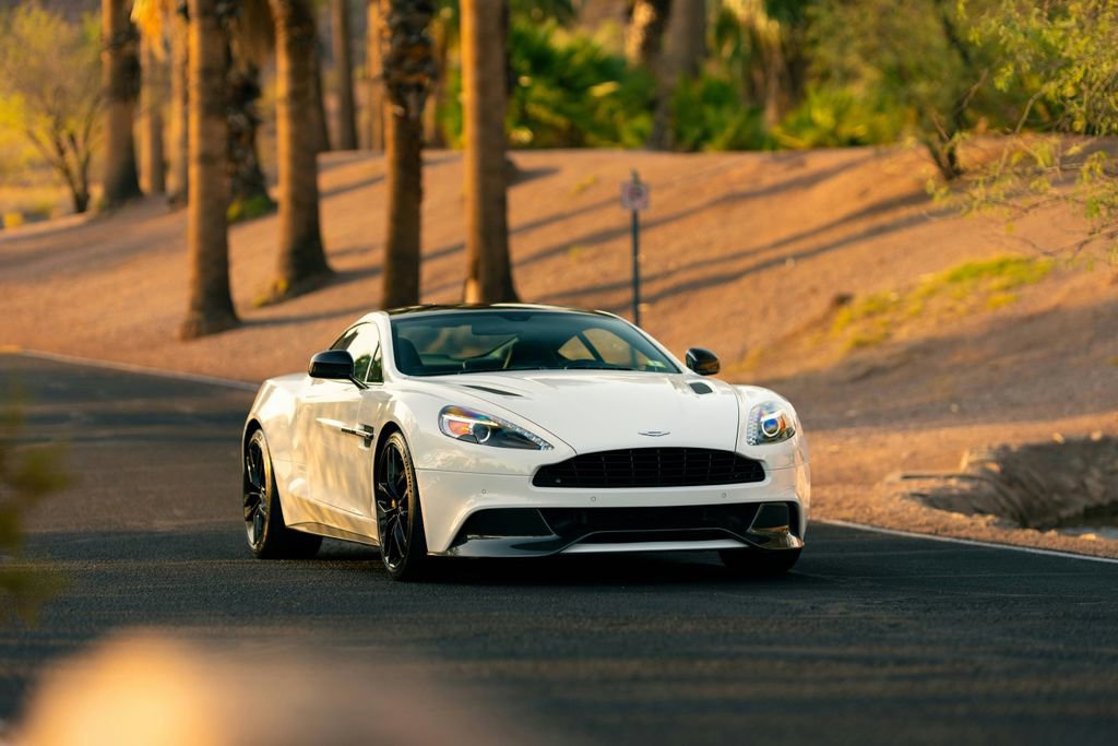 Used 2015 Aston Martin Vanquish Coupe image 20