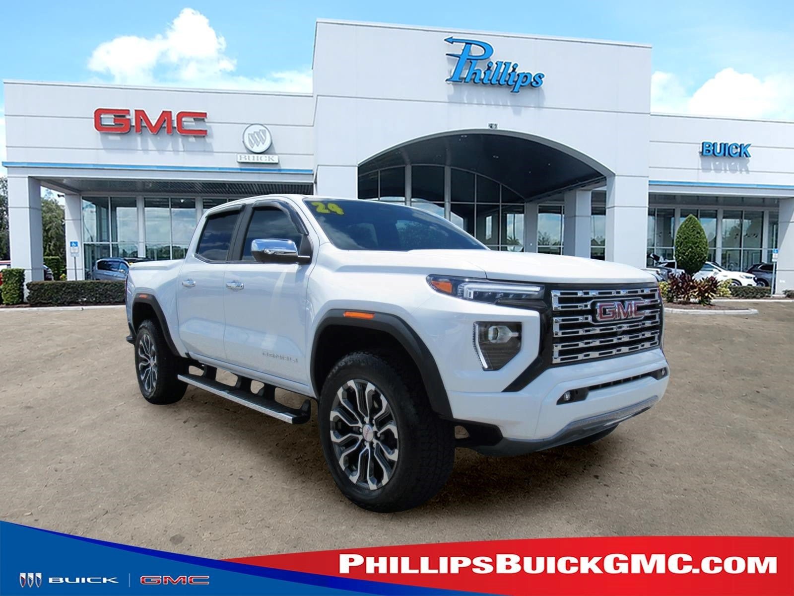 Used 2024 GMC Canyon Denali AWD/4WD image 1