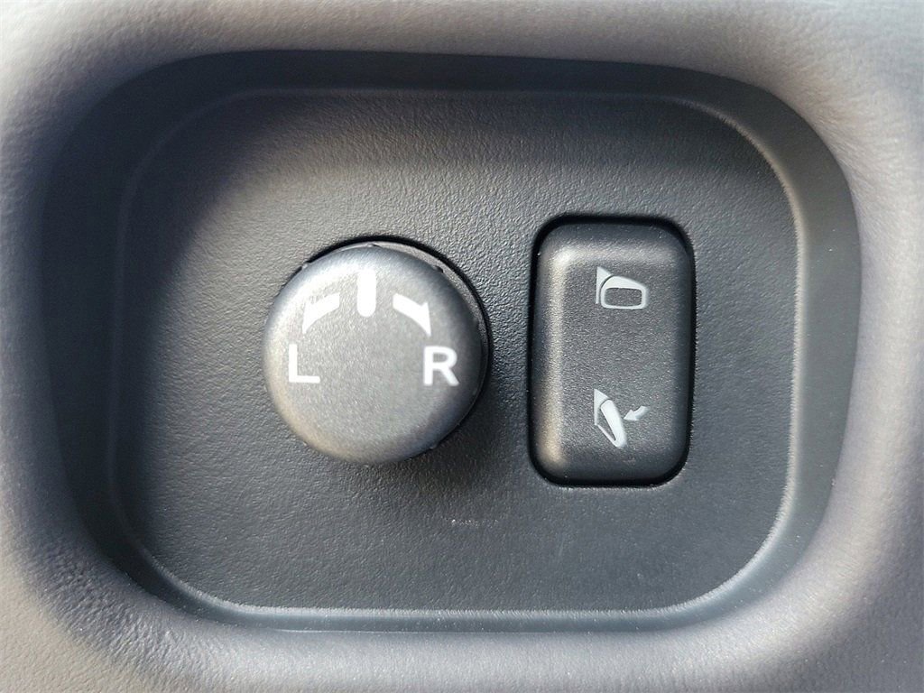 Used 2024 Nissan GT-R Premium w/ Premium Interior Package image 17