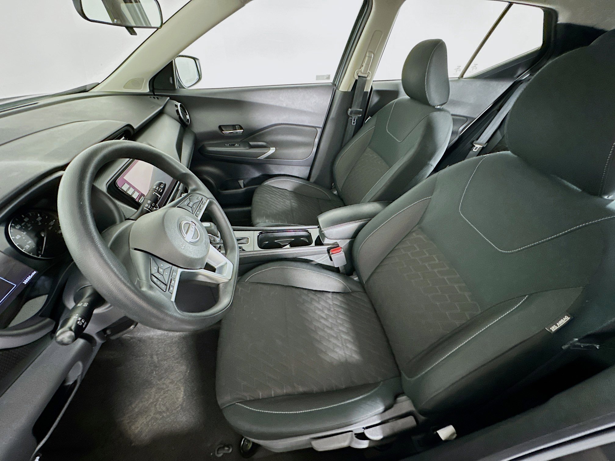 Used 2023 Nissan Kicks SV image 13