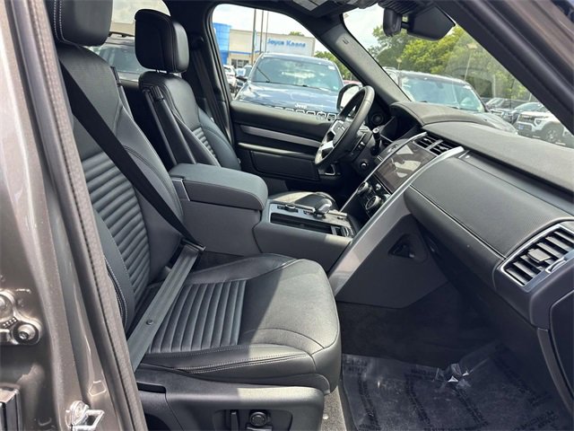 Used 2024 Land Rover Discovery Dynamic SE image 7