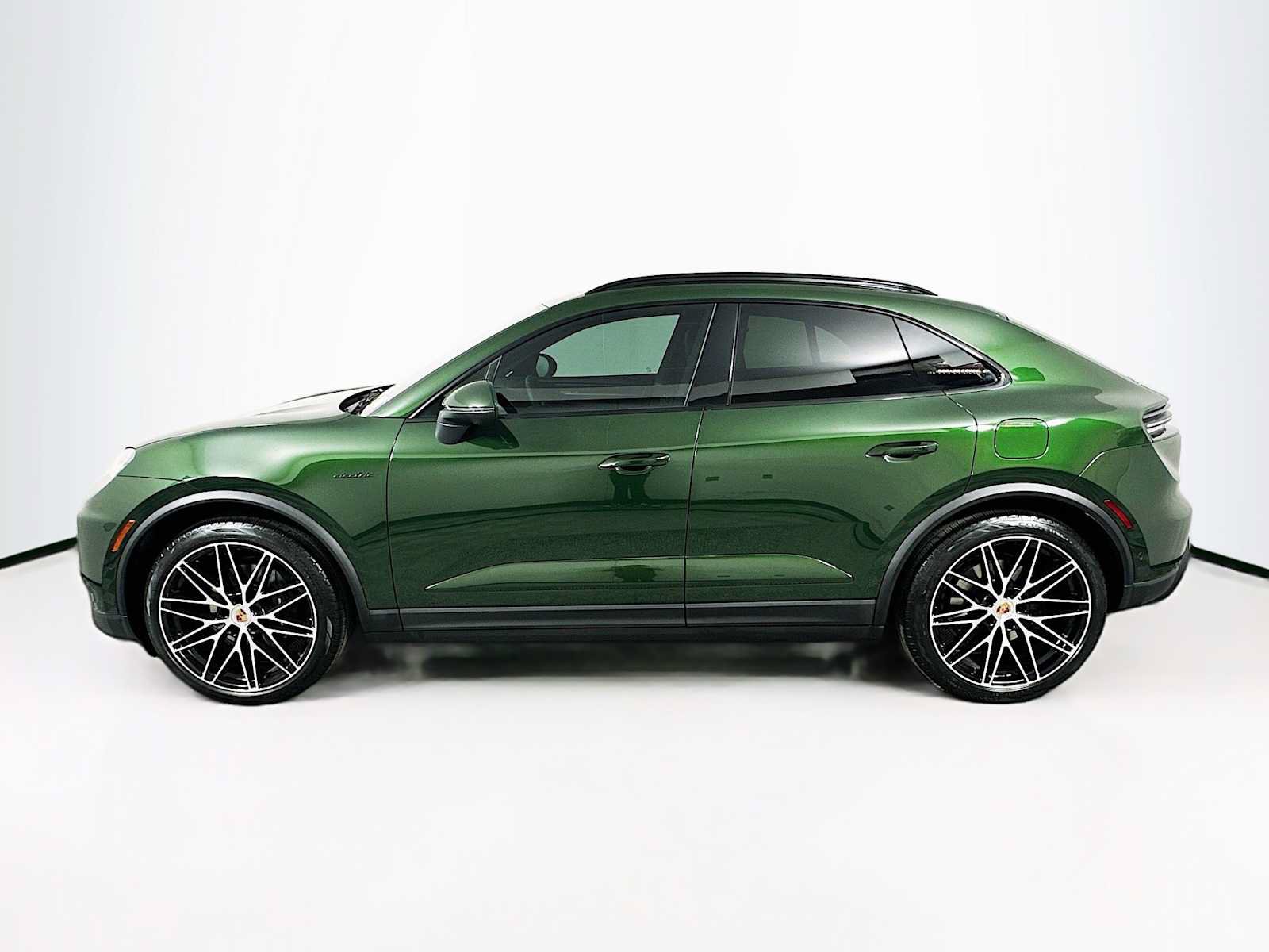 New 2026 Porsche Macan Electric RWD image 2