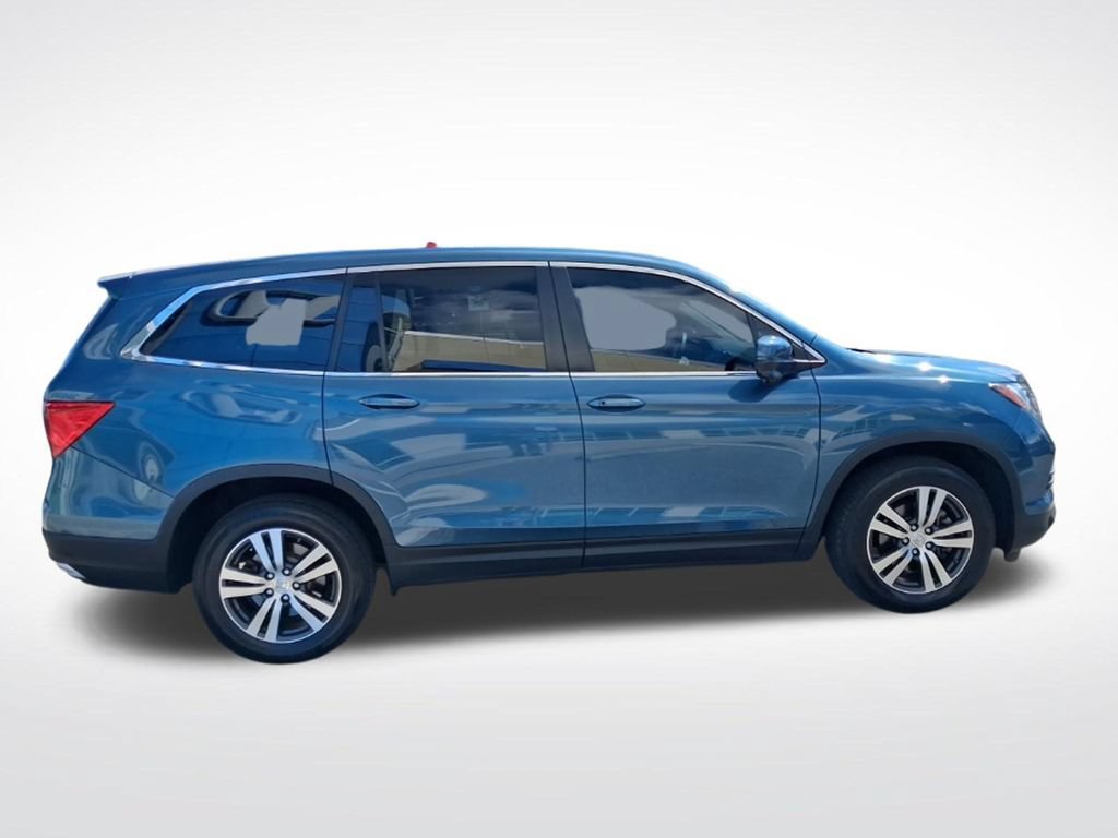 Used 2017 Honda Pilot EX image 4