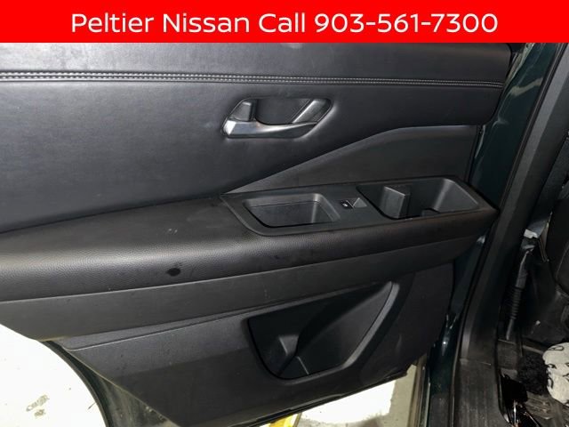 Certified 2024 Nissan Pathfinder Platinum FWD image 12