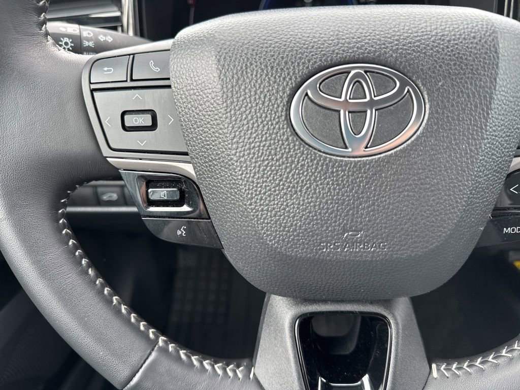 Certified 2025 Toyota Camry SE image 16