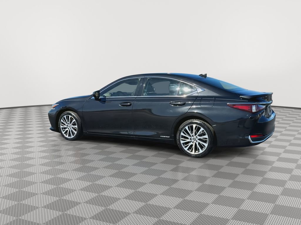 Used 2019 Lexus ES 300h w/ Premium Package image 6