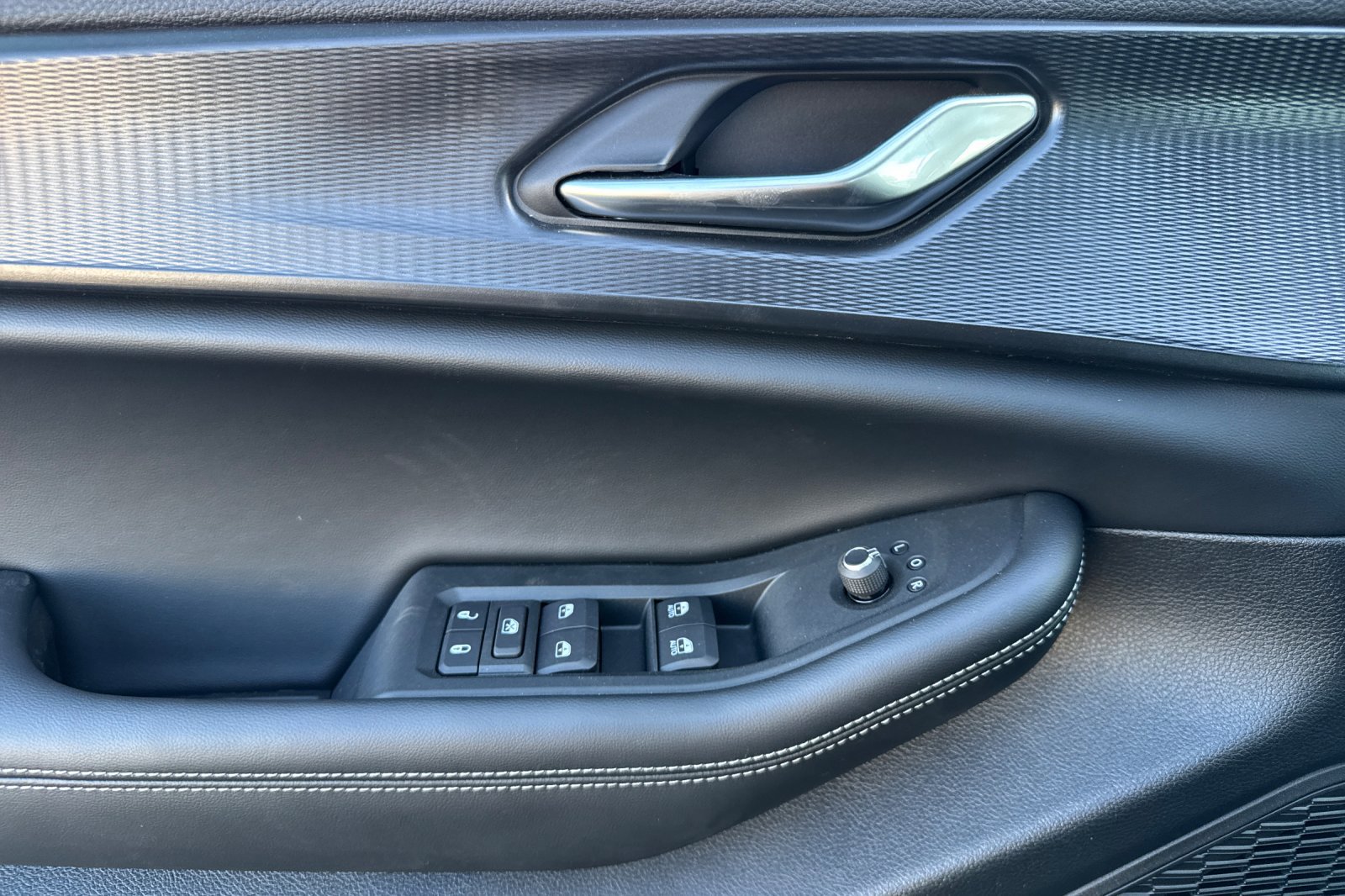 New 2025 Jeep Grand Cherokee L Altitude image 10