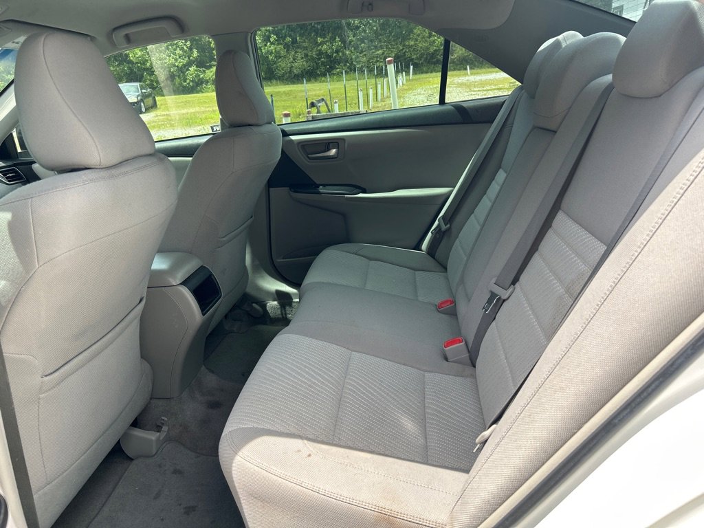 Used 2017 Toyota Camry LE FWD image 17