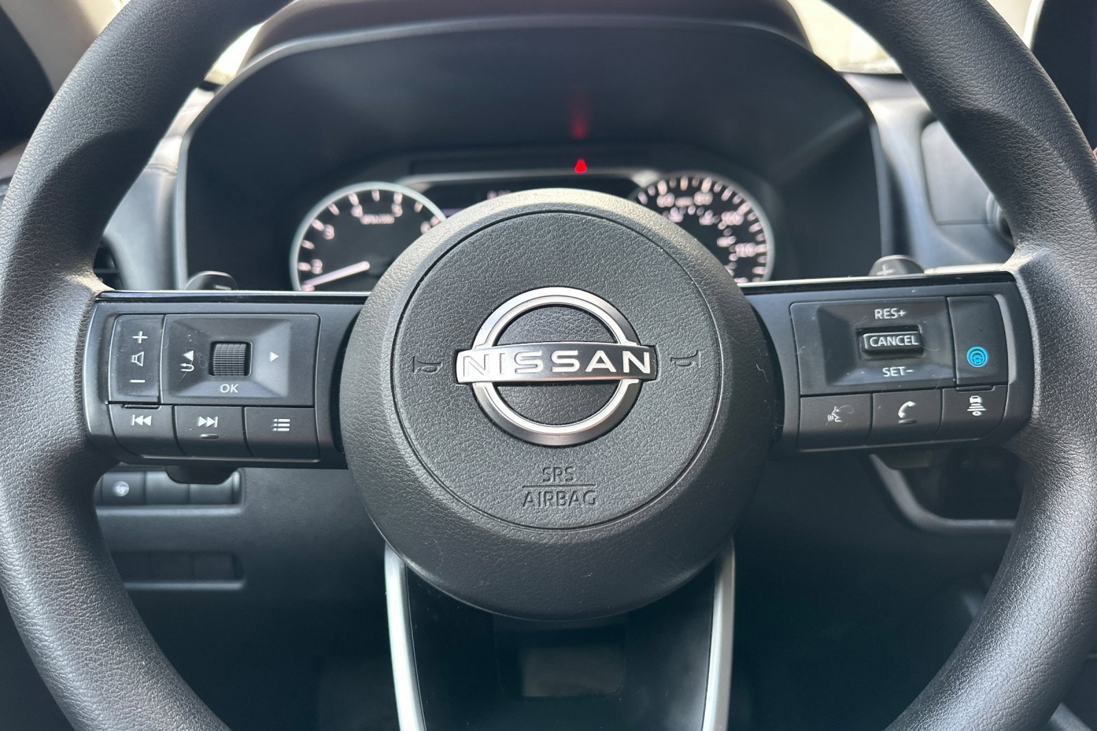 Used 2022 Nissan Rogue SV image 30