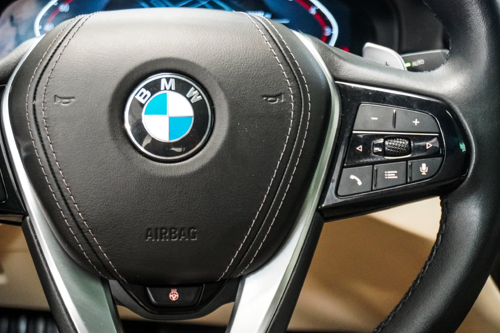 Used 2023 BMW 530i xDrive w/ Convenience Package AWD/4WD image 14