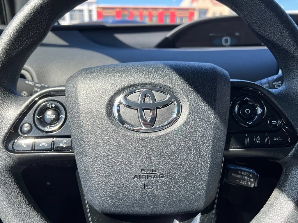 Certified 2022 Toyota Prius LE FWD image 31