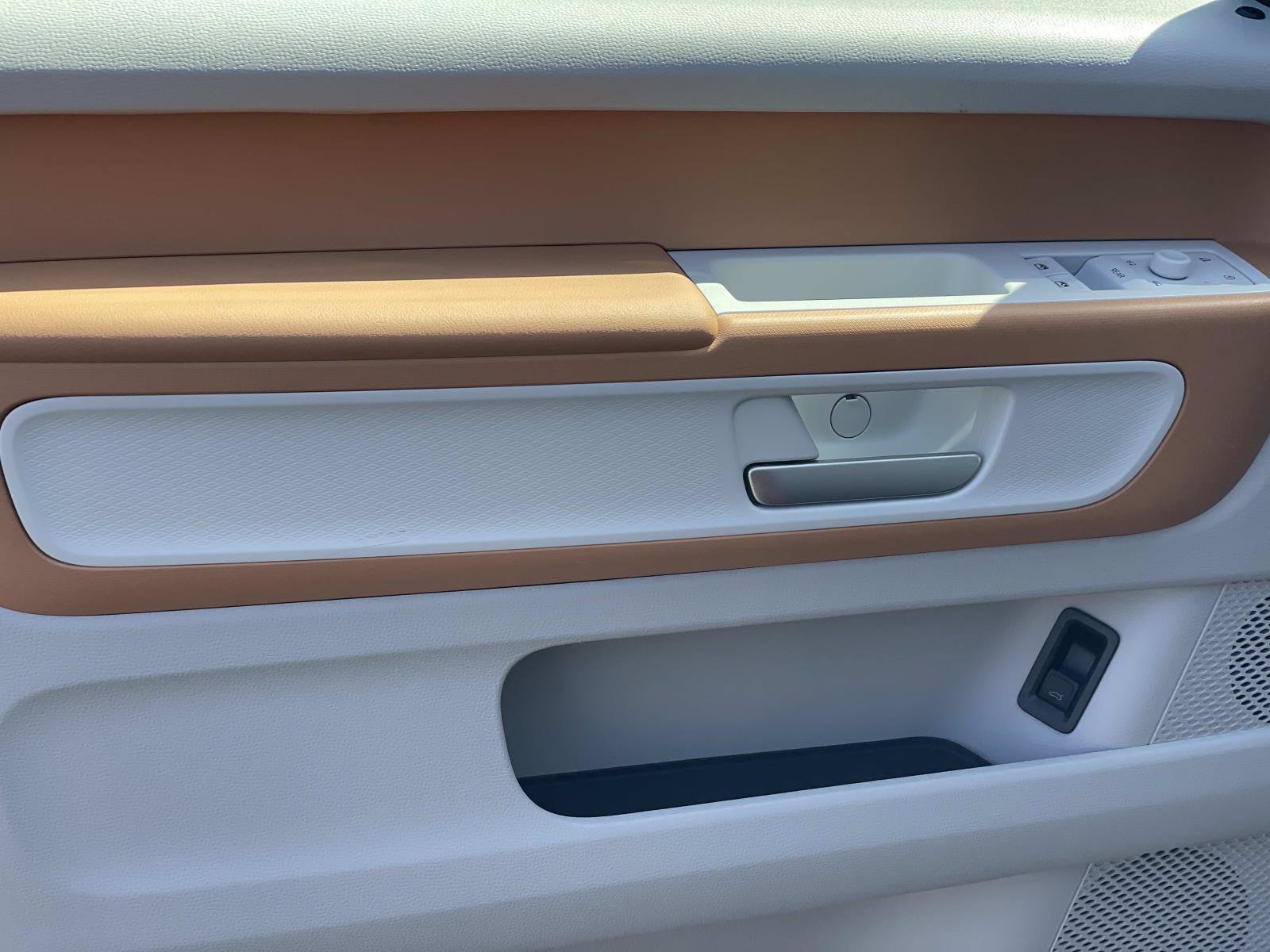Certified 2025 Volkswagen ID. Buzz 1st Edition RWD image 21