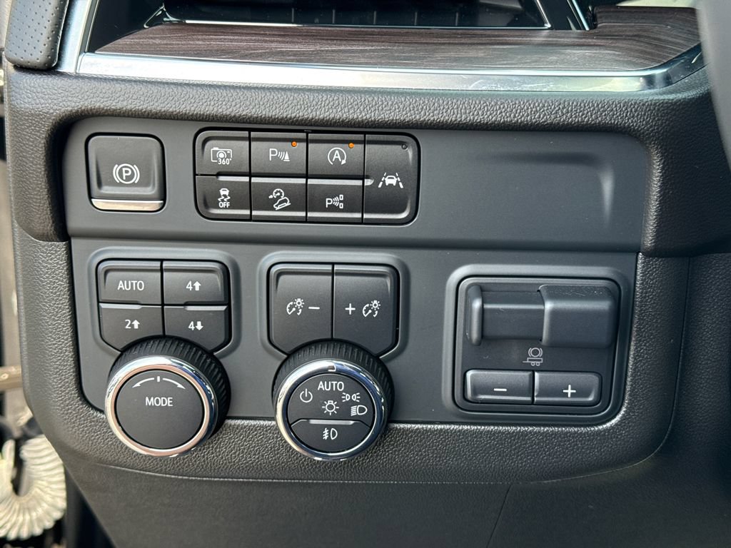 Certified 2025 Chevrolet Tahoe Premier AWD/4WD image 20