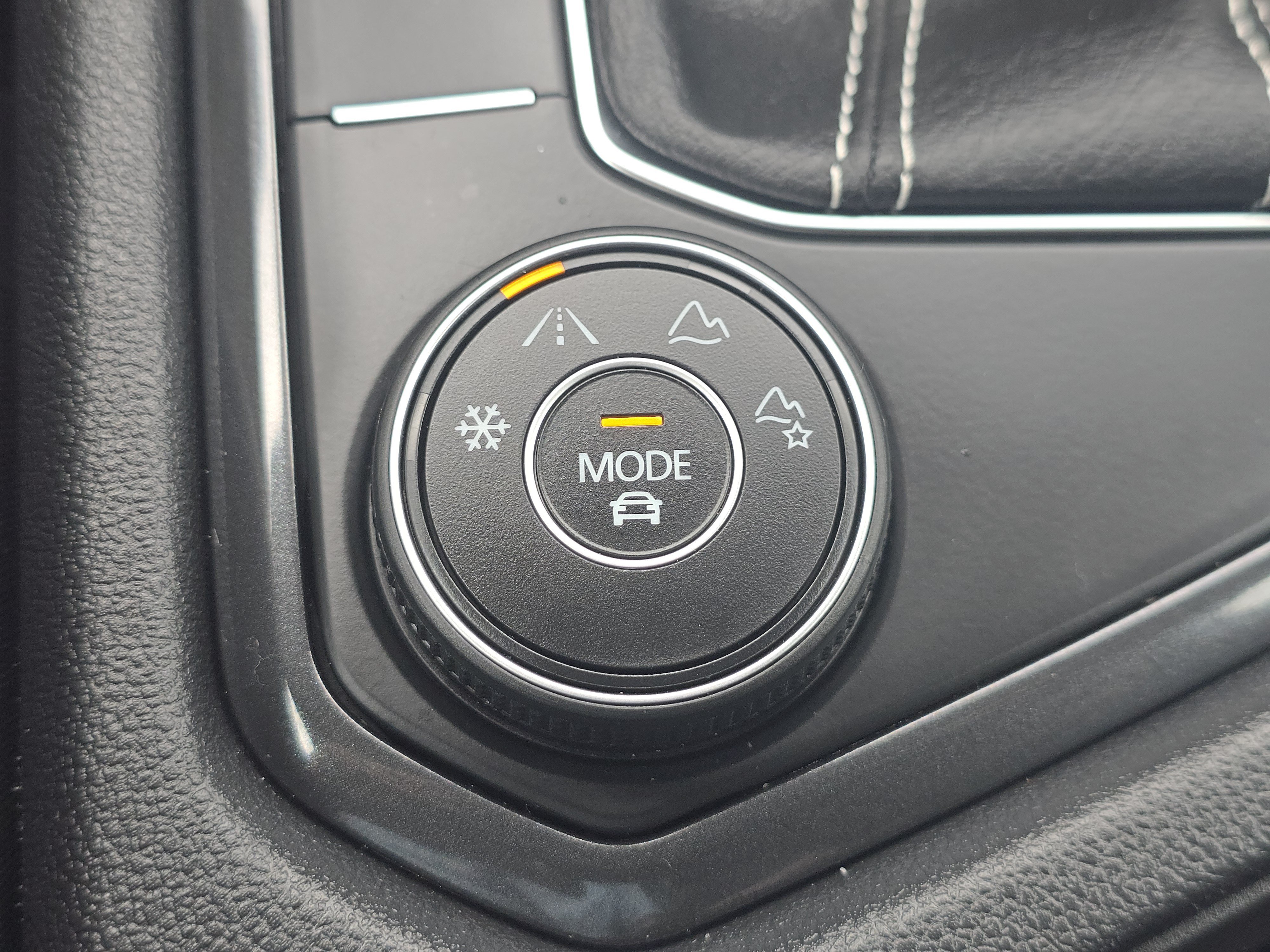 Certified 2024 Volkswagen Tiguan SE AWD/4WD image 26