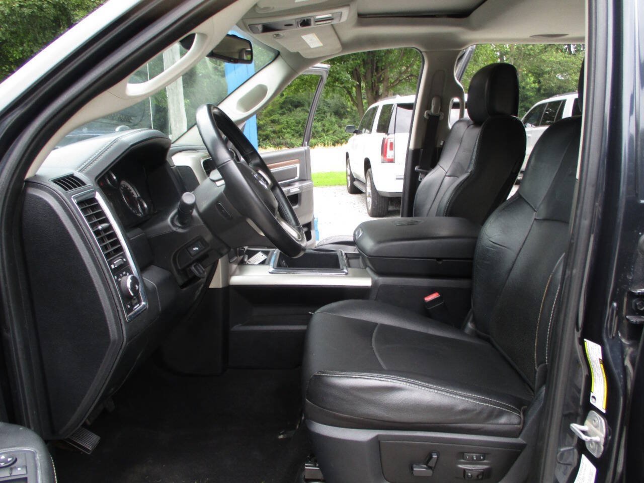 Used 2014 RAM 2500 Laramie AWD/4WD image 25