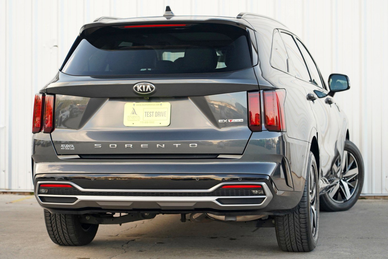 Used 2021 Kia Sorento EX w/ Panoramic Sunroof Package image 4