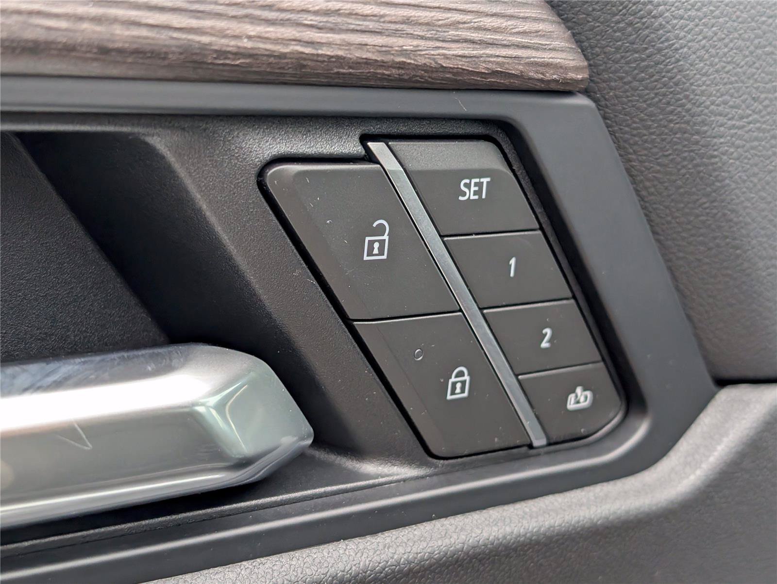 New 2026 GMC Acadia Denali w/ Super Cruise Package FWD image 16
