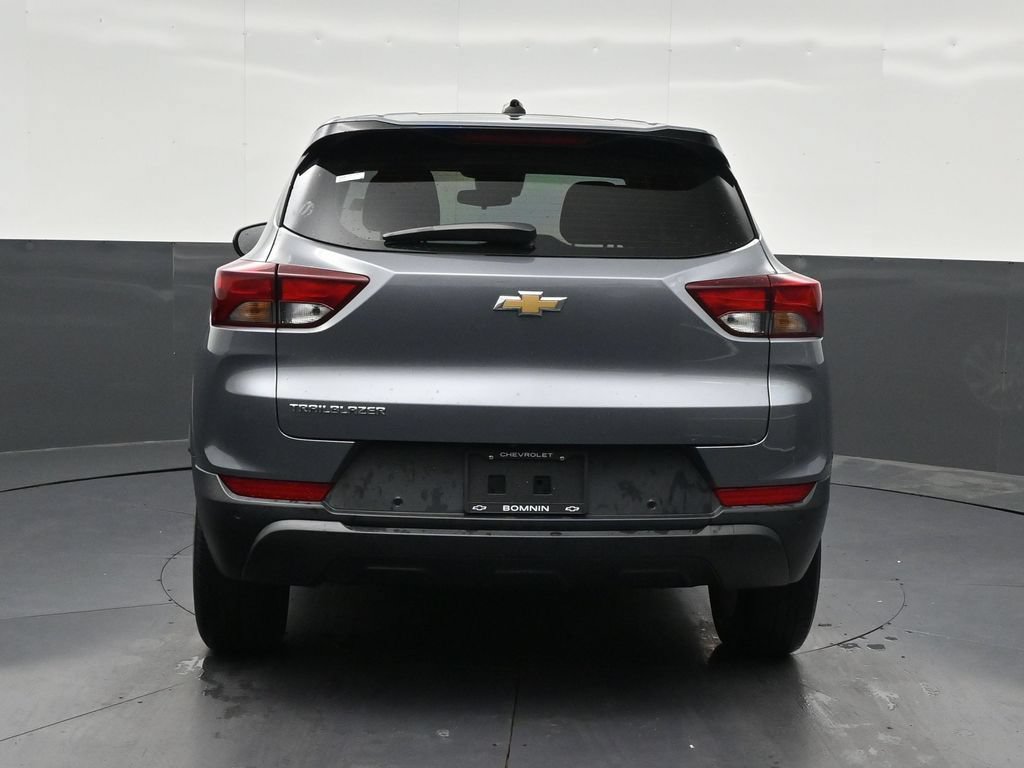 Used 2021 Chevrolet TrailBlazer LS FWD image 4
