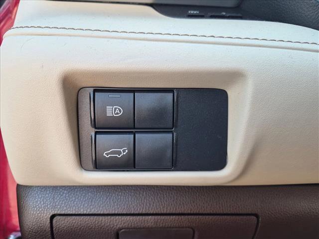 Used 2022 Toyota Highlander XLE FWD image 15