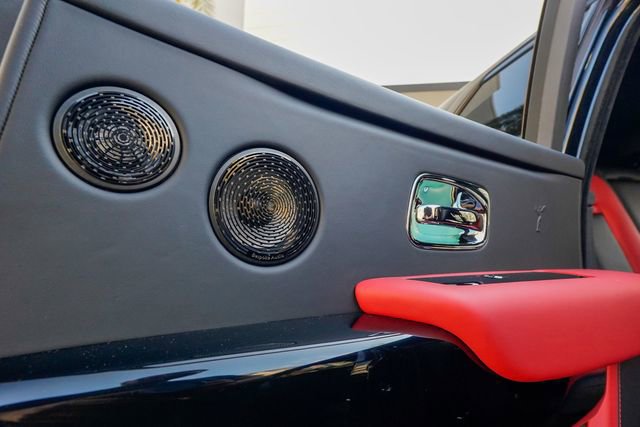 Used 2023 Rolls-Royce Cullinan w/ Cullinan Package image 87