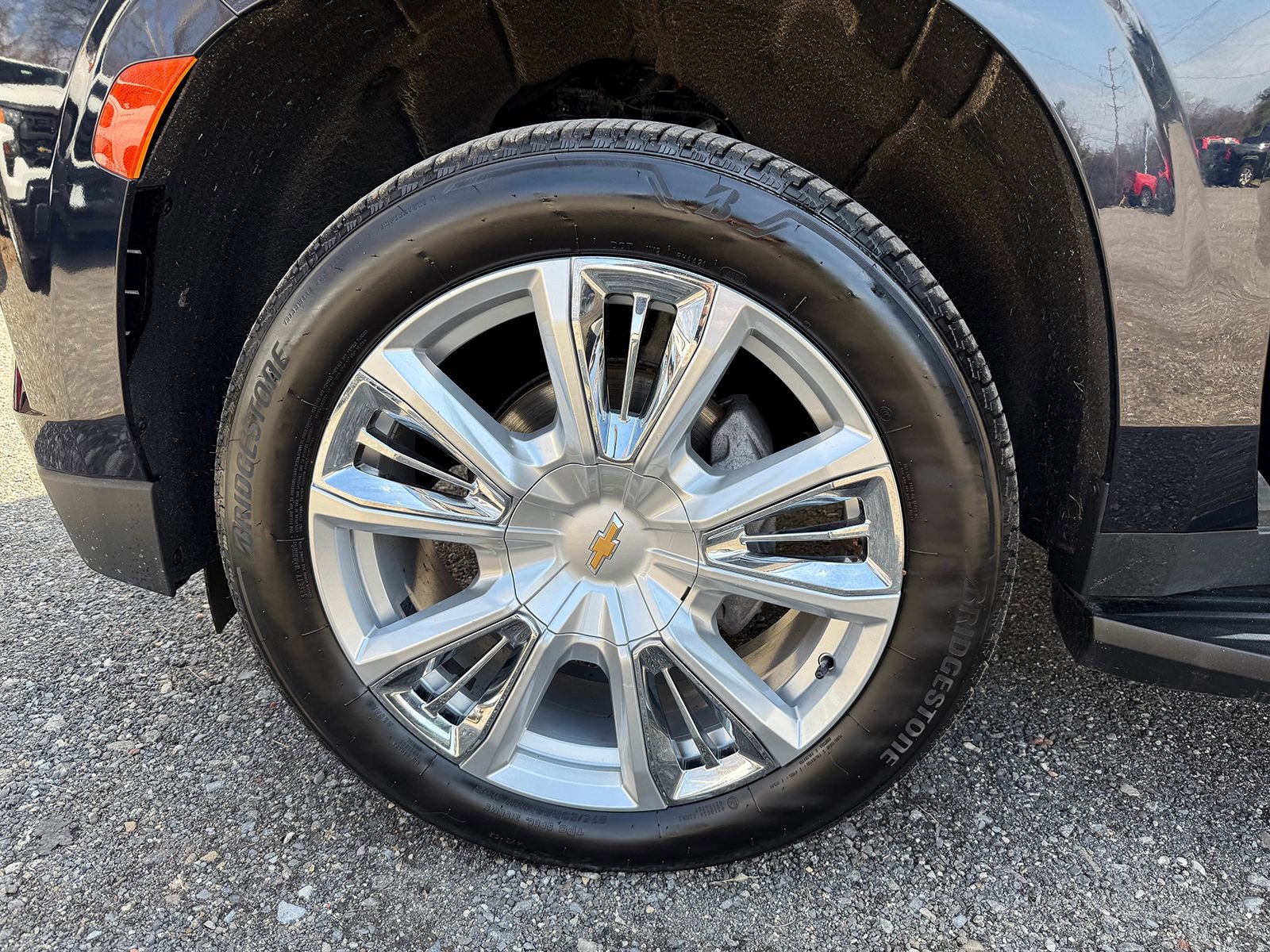 Used 2023 Chevrolet Suburban High Country image 8