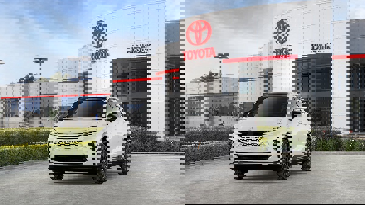 New 2026 Toyota Crown Signia Limited w/ Advanced Technology Package image 3