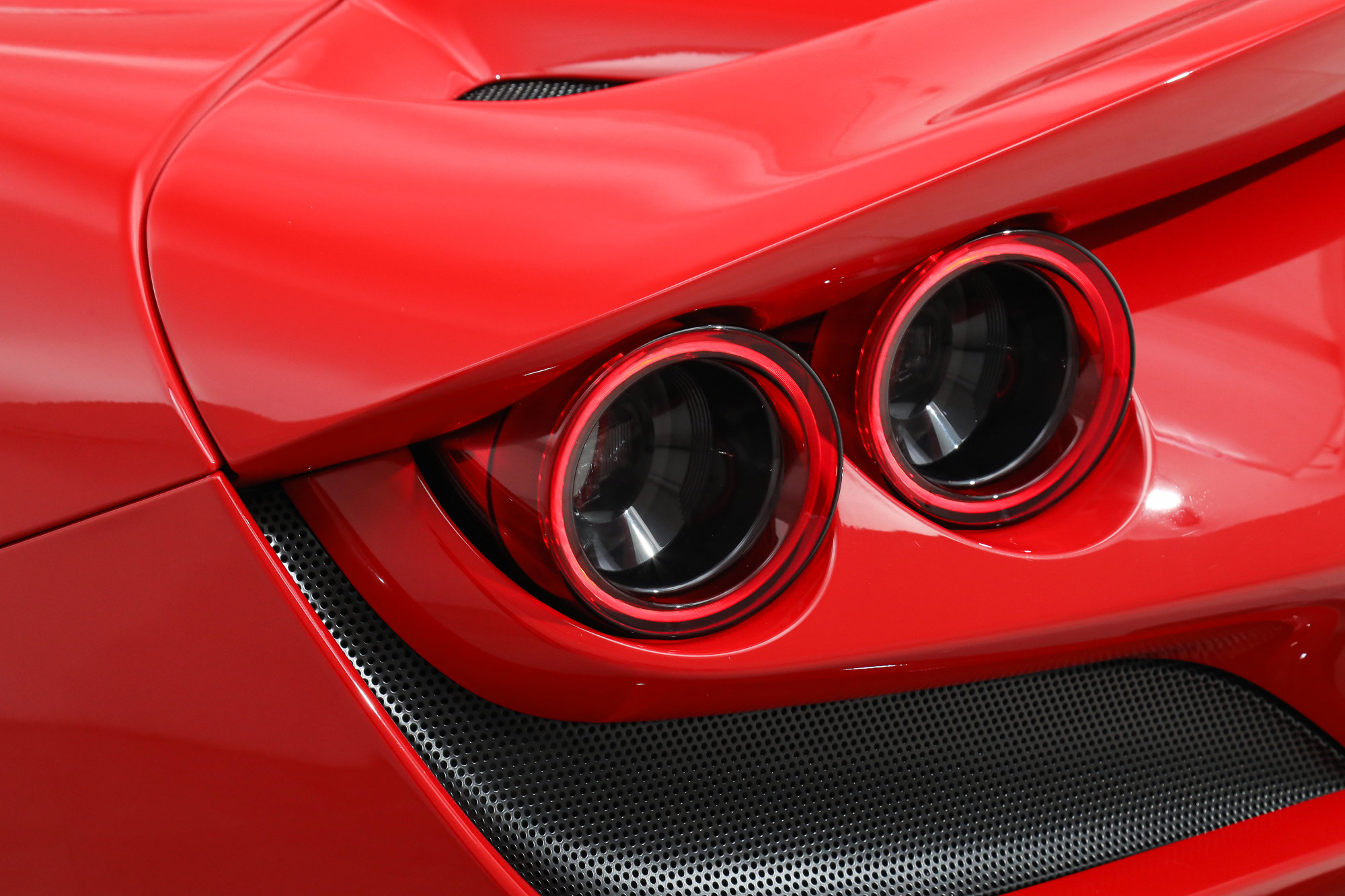 Certified 2021 Ferrari F8 Tributo RWD image 18