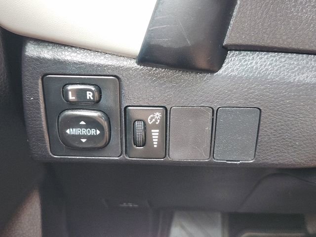 Used 2017 Toyota Corolla LE FWD image 22