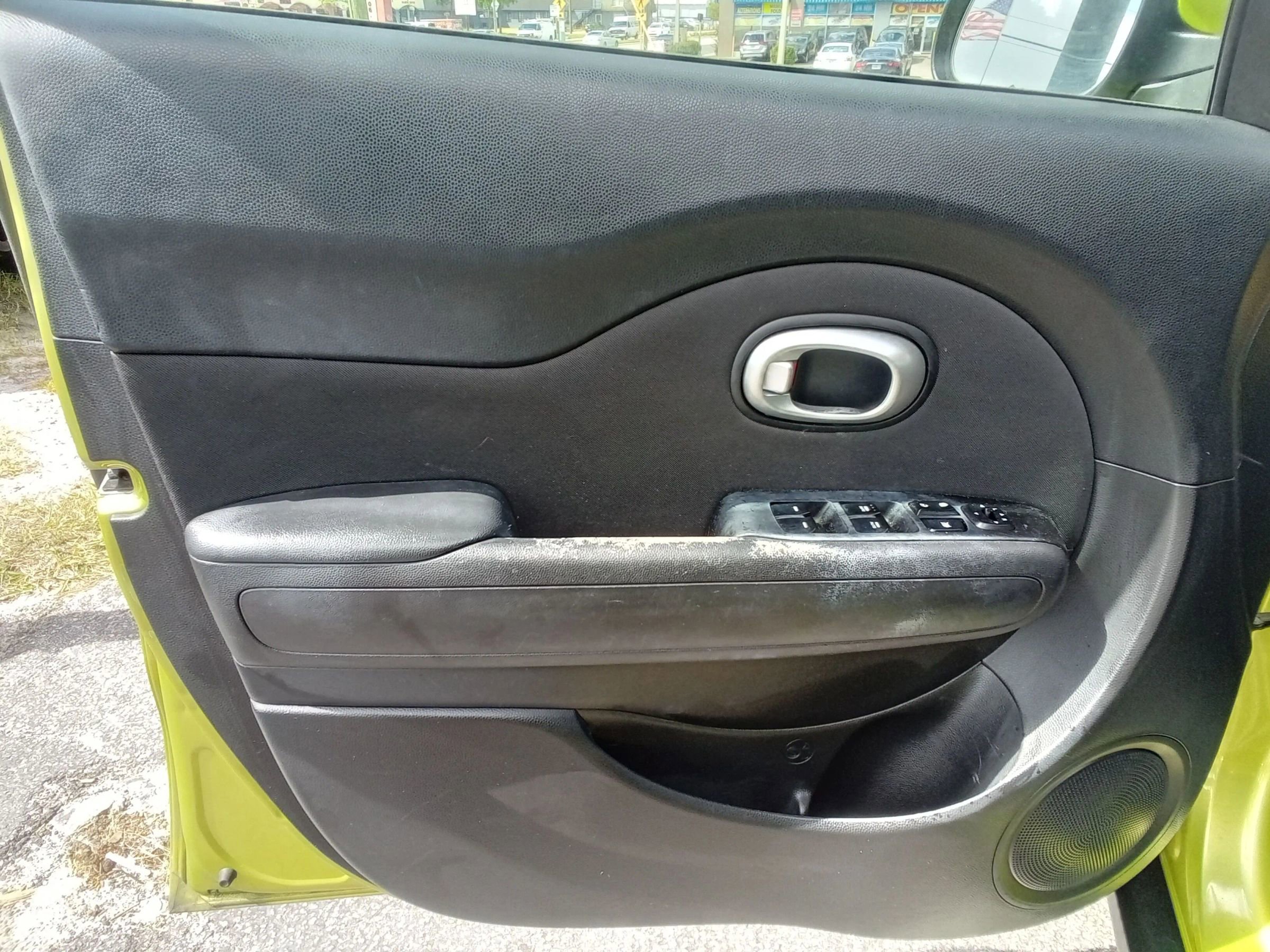 Used 2014 Kia Soul + FWD image 8