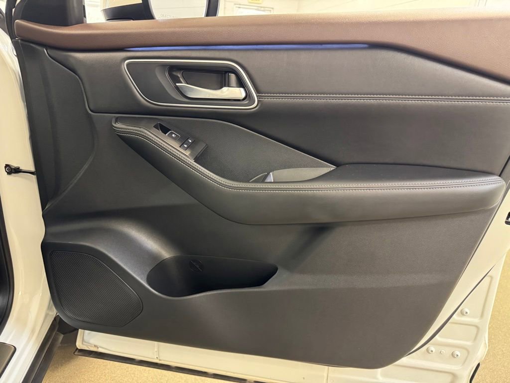 Used 2023 Nissan Rogue Platinum AWD/4WD image 33
