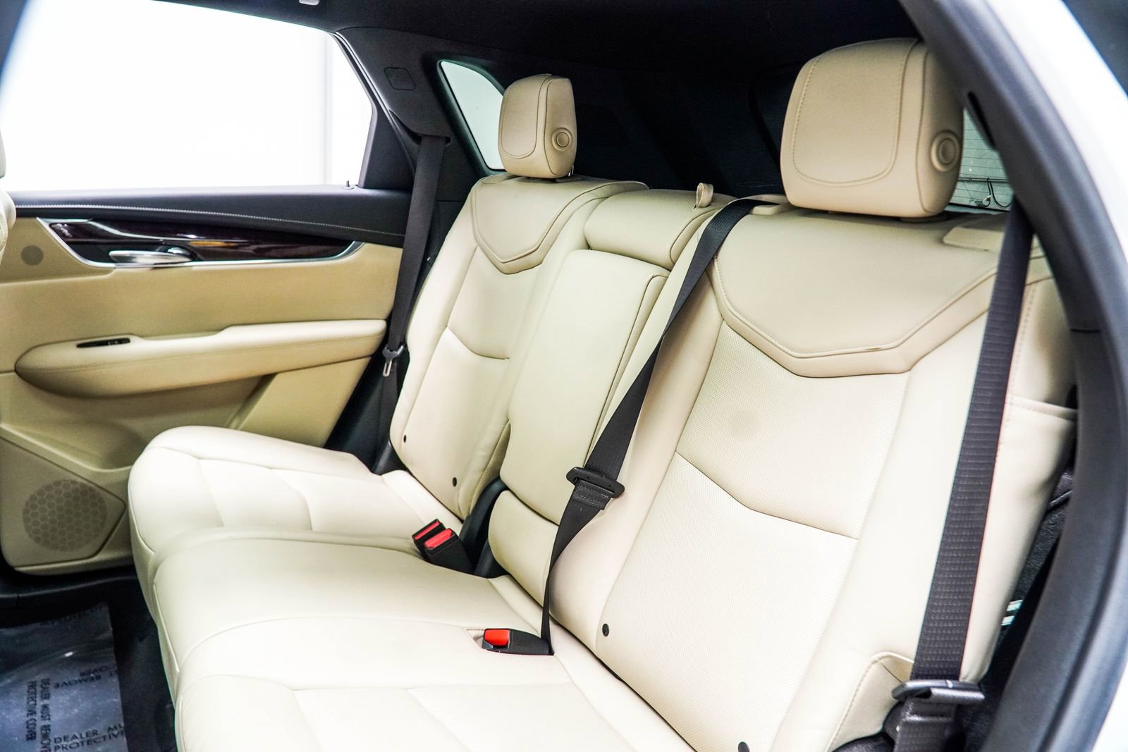 Used 2017 Cadillac XT5 Luxury w/ Driver Awareness Package image 35