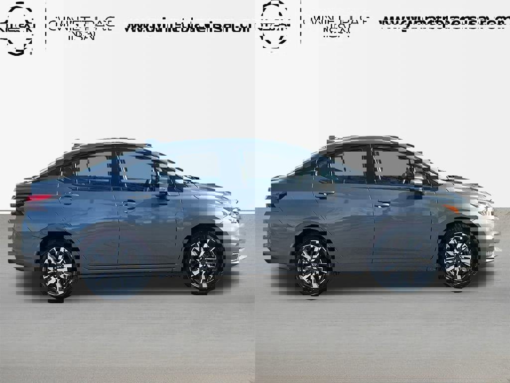 Used 2021 Nissan Versa SV image 4