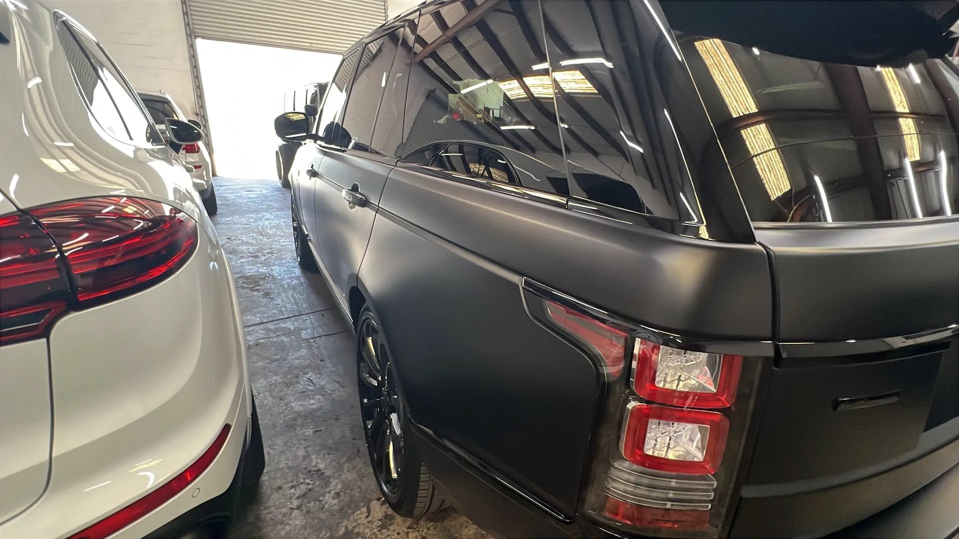 Used 2016 Land Rover Range Rover Autobiography AWD/4WD image 4