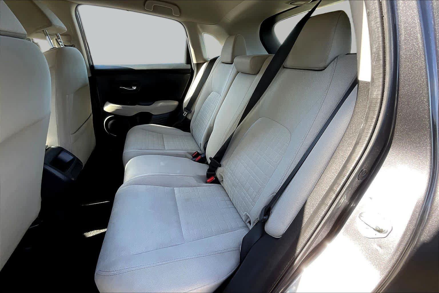 Used 2023 Honda HR-V LX image 19