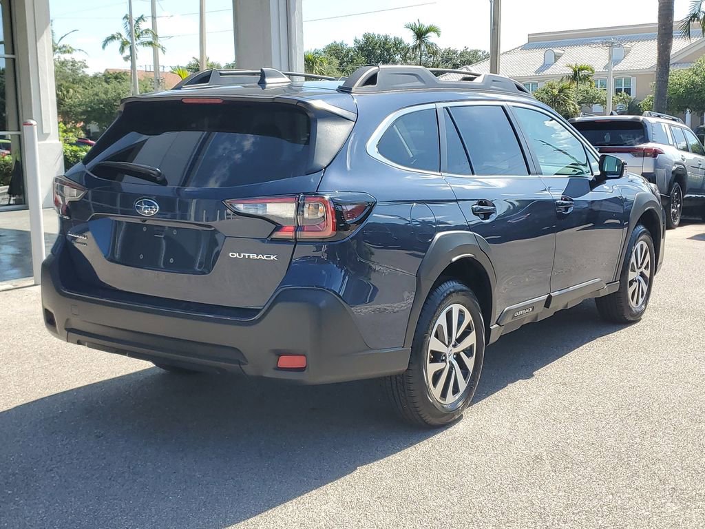 Used 2025 Subaru Outback Premium AWD/4WD image 5