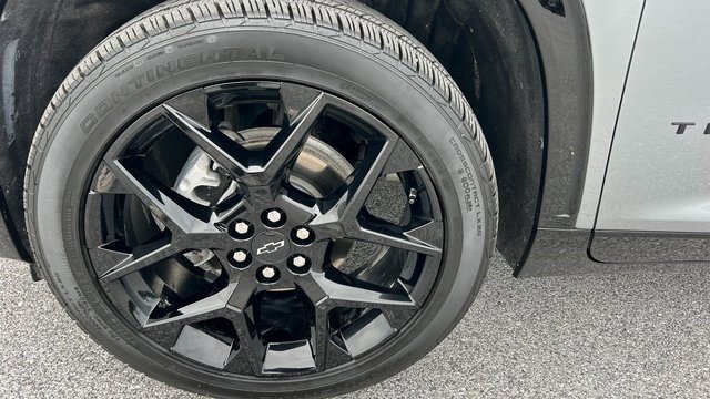 Certified 2024 Chevrolet Traverse RS w/ LPO, Floor Liner Package image 10