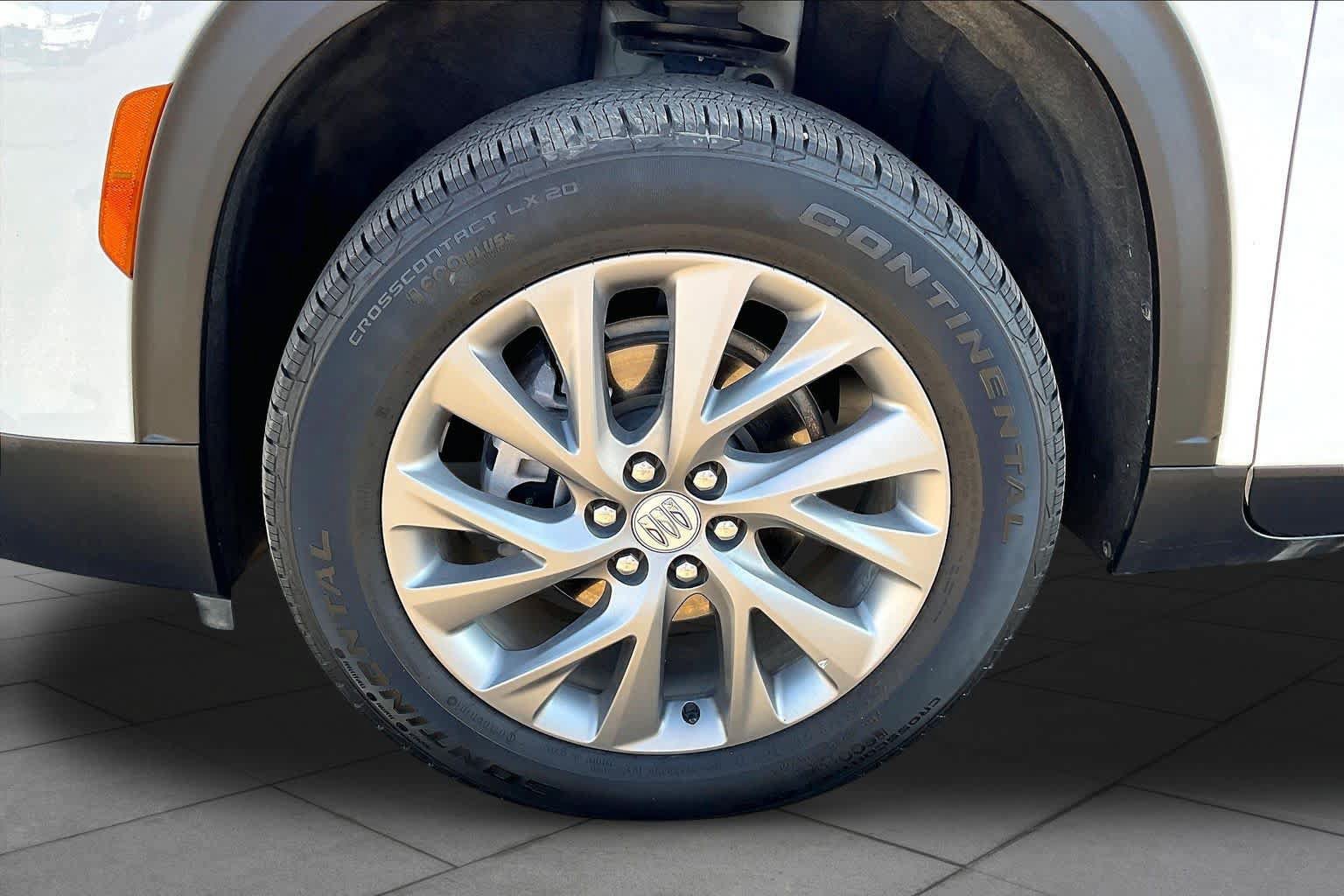 Used 2025 Buick Enclave Preferred FWD image 10