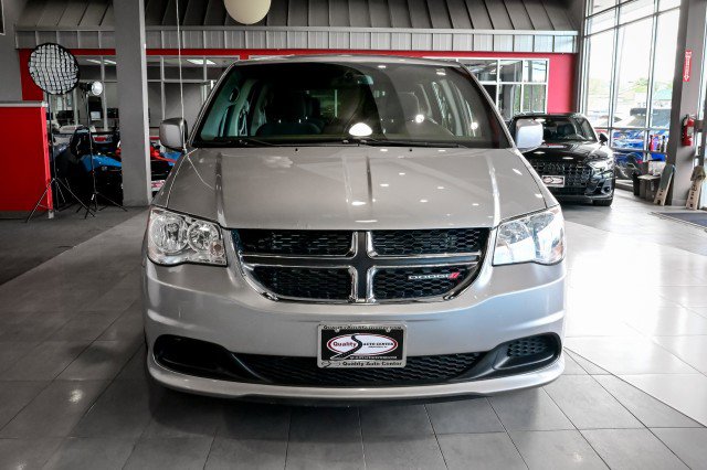 Used 2017 Dodge Grand Caravan SE FWD image 2
