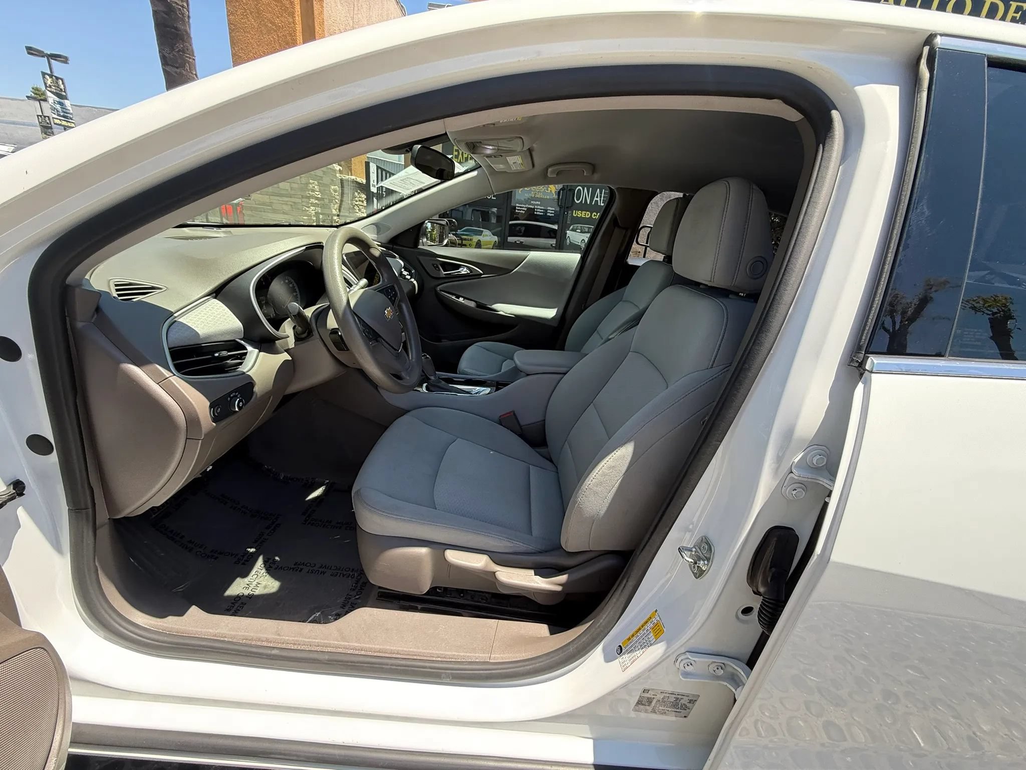 Used 2020 Chevrolet Malibu LS w/ LPO, Convenience Package 2 FWD image 11