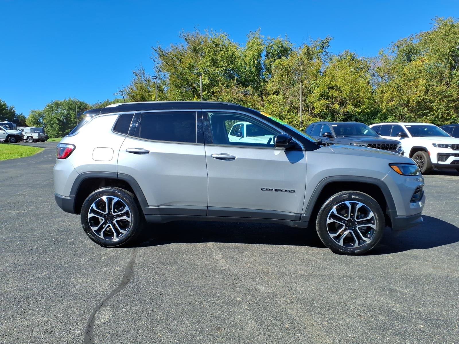 Certified 2022 Jeep Compass Limited AWD/4WD image 8
