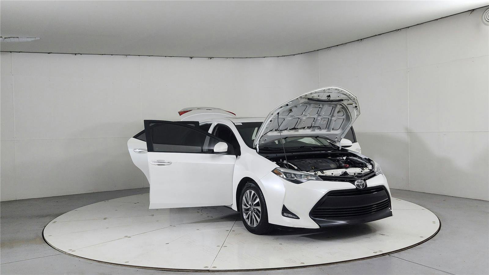 Used 2017 Toyota Corolla XLE FWD image 9