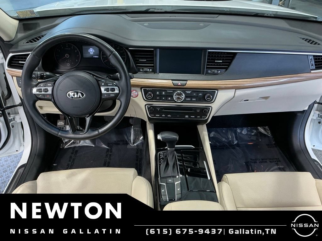 Used 2018 Kia Cadenza Premium w/ Luxury Package FWD image 12