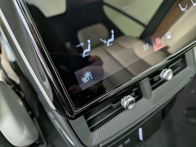 New 2027 Cadillac Vistiq Luxury w/ LPO, Floor Liner Package AWD/4WD image 31