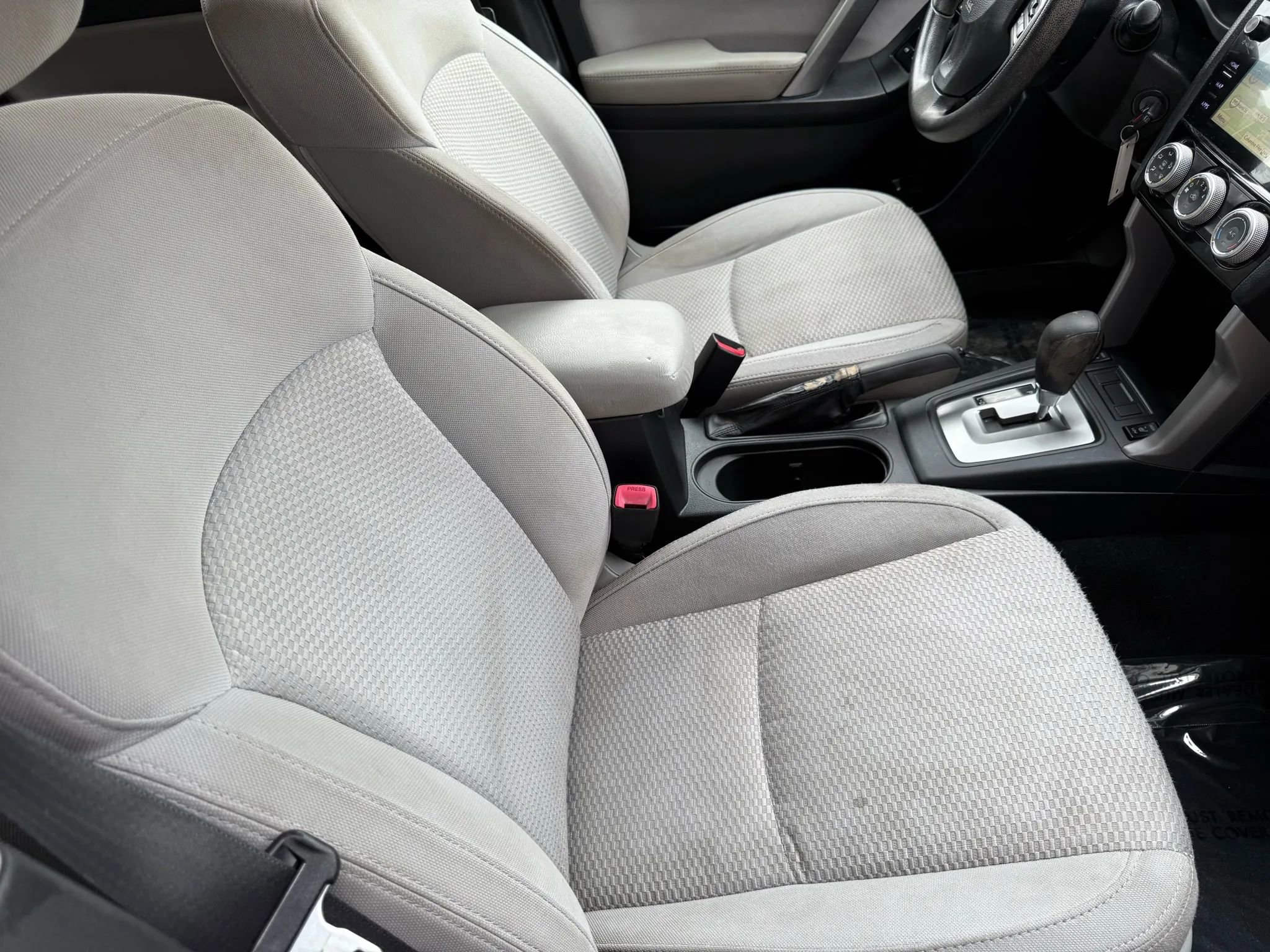 Used 2016 Subaru Forester 2.5i Premium image 11