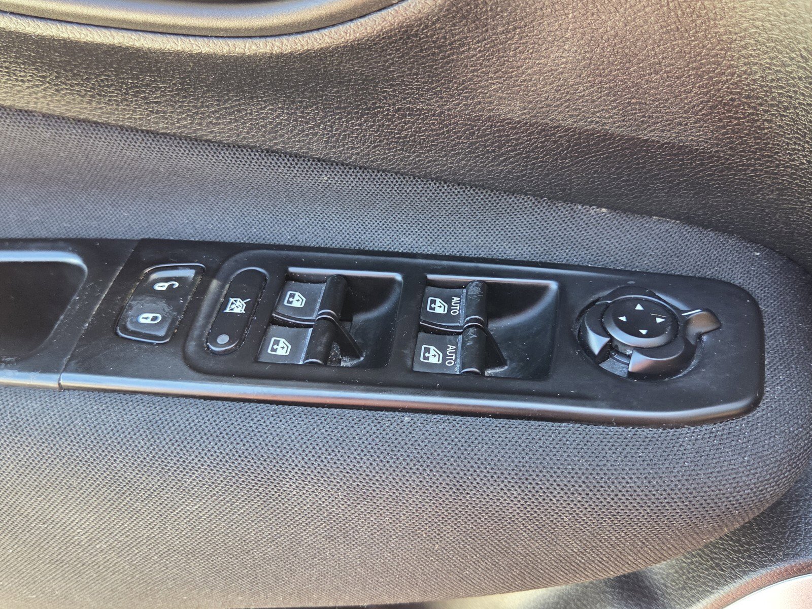 Used 2019 Jeep Renegade Latitude FWD image 13