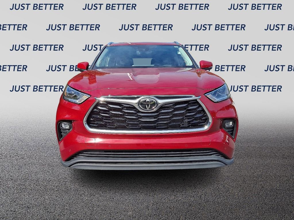 Used 2023 Toyota Highlander Limited image 2