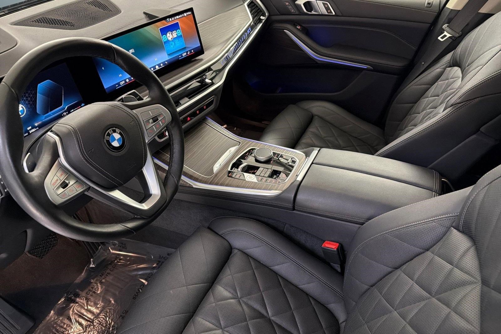 Used 2024 BMW X7 xDrive40i w/ Climate Comfort Package AWD/4WD image 4